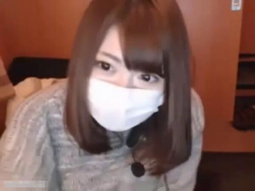 漫喫「ガッキー？目だけ似てるって言われたことあるw」ドマゾ美少女女子大生がネカフェでエロ配信【ライブチャット】