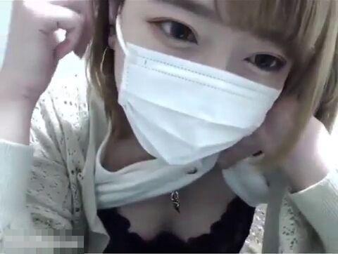 「こっち向いてフェラしてって言われてなぁw」ビッチお姉さん！ライブチャット