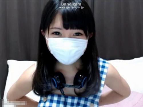 「ブラを排除w裸エプロン状態w召し上がれw濡れてます…」裸エプロン乳首ビンビン美乳ノリノリ美少女！ライブチャット