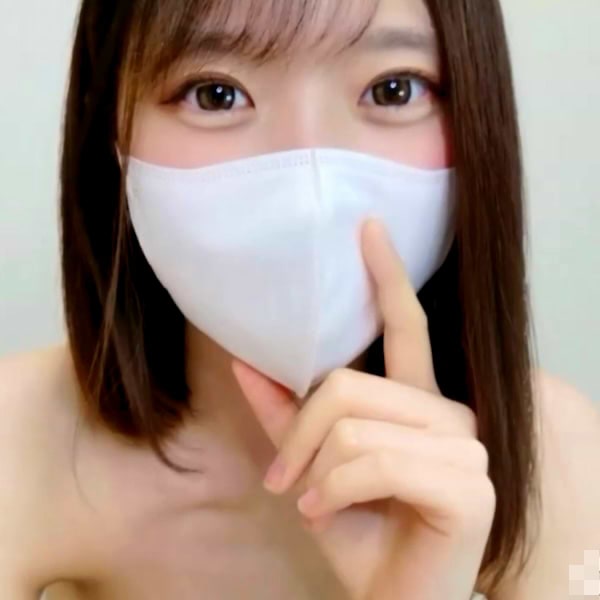 【無修正エロライブチャット】めっかわ真っ直ぐ透き通る瞳！アイドル並ＳＳＳ級レベチ女子ふたたび降臨エロチャット！パイパン超接写おもちゃブシャぁぁ！横画面◎