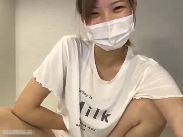 「フェラ動画？あるよ！めっちゃしゃぶってたよねw濡れ濡れになっちゃうw」自分のフェラ動画見せ発情痴女！無修正ライブチャット